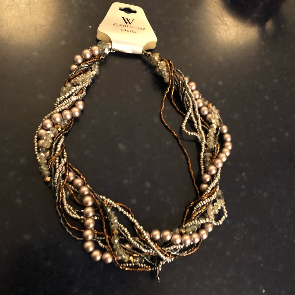 Worthington string links beaded necklace.